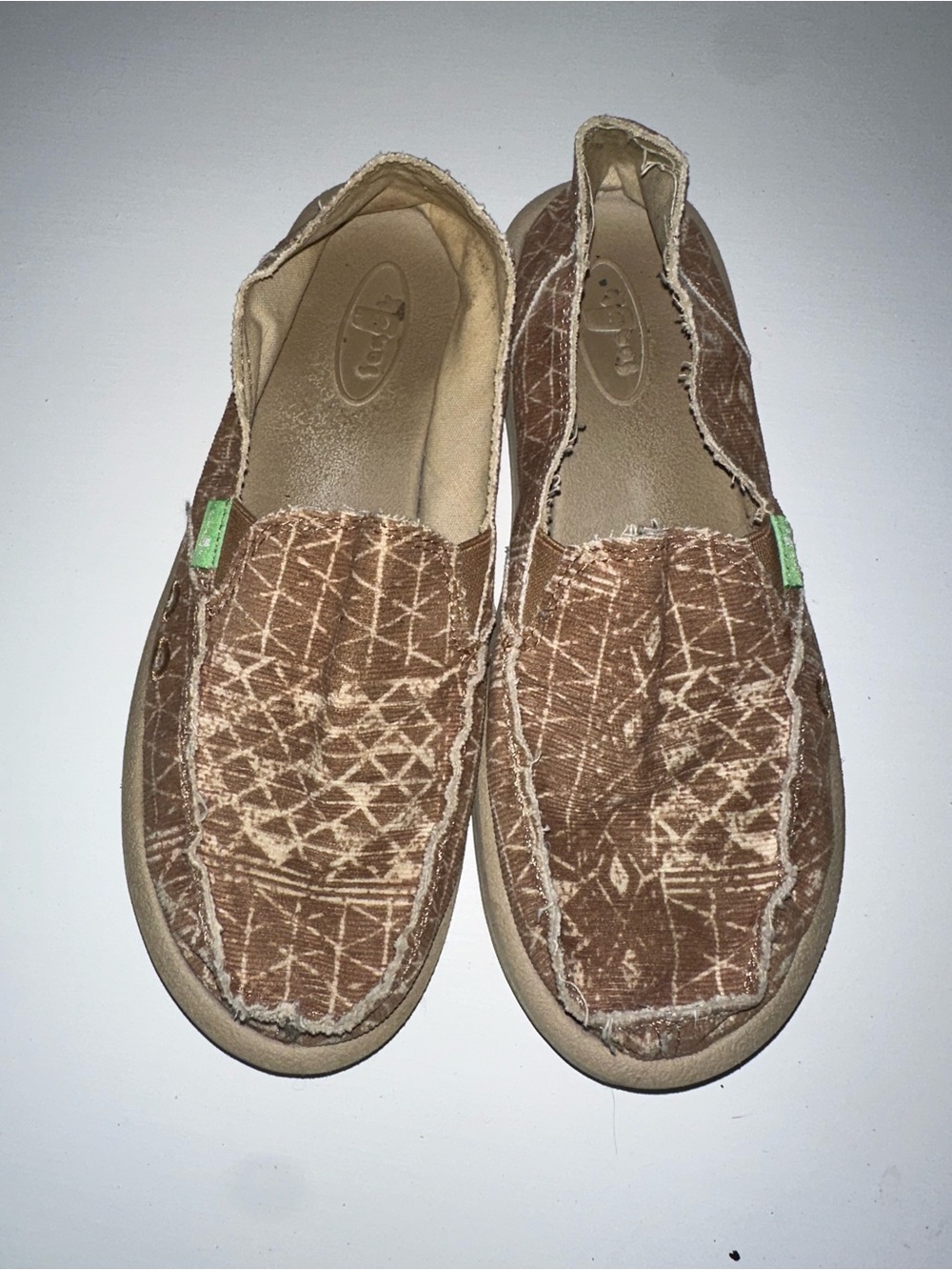 Sanuk Sidewalk Surfer Unisex Brown Canvas Slip-On Shoes Frayed Geometric Pattern